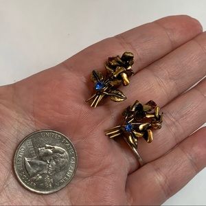 SET Gold Tone Floral Rhinestone Brooch and Screw On Vintage Earrings Set Austria